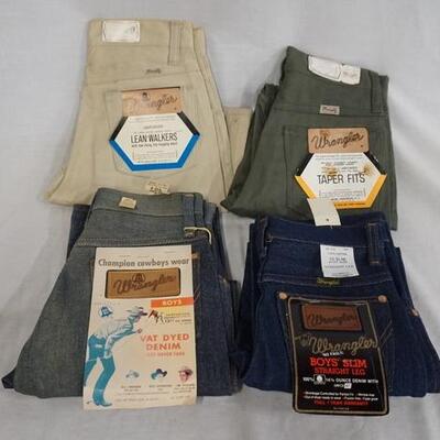1071	LOT OF FOUR PAIRS OF VINTAGE WANGLER YOUTH SIZED JEANS W/ TAGS. TWO ARE SIZE 10, TWO ARE SIZE 8 
