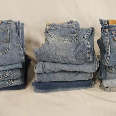 1019	LOT OF 15 PAIRS OF LEVI STRAUSS & COMPANY JEANS, VARYING DEGREE OF WEAR
