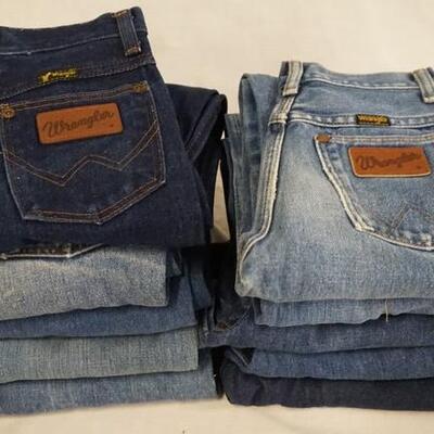 1041	LOT OF 10 PAIRS OF VINTAGE USA MADE YOUTH SIZED WRANGLER JEANS, VARYING DEGREE OF WEAR
