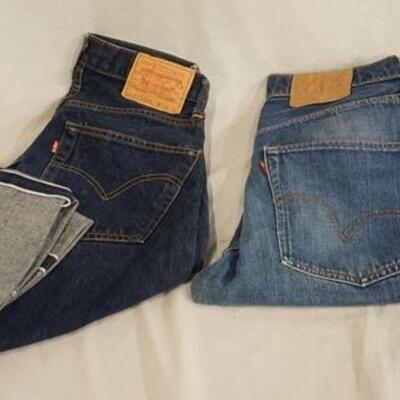 1068	LOT OF TWO PAIRS OF VINTAGE LEVI STRAUSS & COMPANY SELVEDGE JEANS W/ BIG E. ONE PAIR IS 505 SIZE W 33 X L 31, THE OTHER IS 551 ZXX...