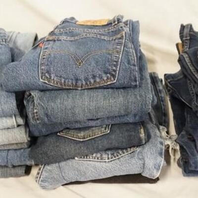 1151	LOT OF 18 PAIRS OF LEVI'S JEANS. SIZES 10 & 11, FOUR PAIRS HAVE ORANGE TABS. VARYING DEGREES OF WEAR 
