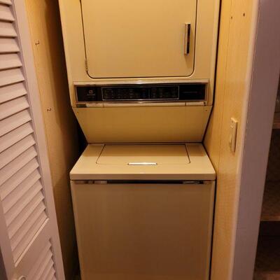 https://ctbids.com/#!/description/share/697666 Maytag stackable washer and dryer in working condition. This machine is perfect for small...