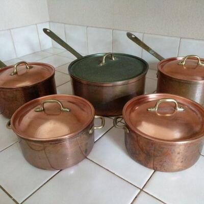 https://ctbids.com/#!/description/share/697673 Tagus copper is well made cookware from Portugal. This is a set of small sauce pans with...