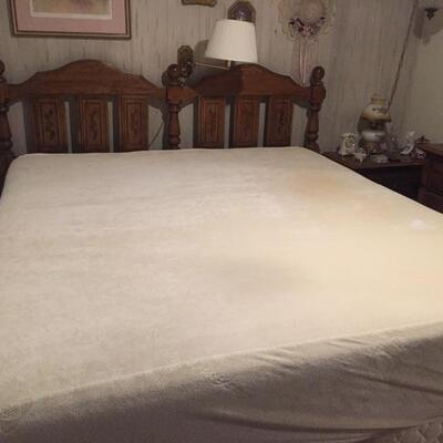 Sealy Posturepedic  memory foam, king mattress and box springs. 