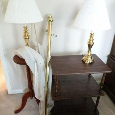 https://ctbids.com/#!/description/share/700528 Pedestal table: 30