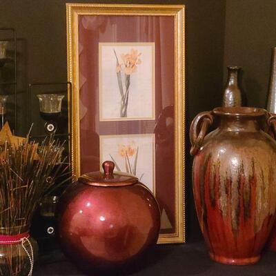 https://ctbids.com/#!/description/share/700661 All these pieces are beautiful, they all match together in color scheme. Multiple candle...