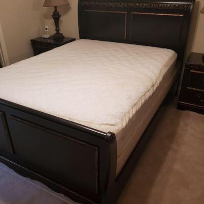 https://ctbids.com/#!/description/share/700542 Queen size bed From the Coal Creek collection by Ashley Furniture. Rich dark brown...