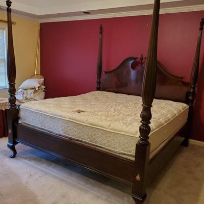 https://ctbids.com/#!/description/share/700560 Beautiful Thomasville cherry 4 high poster bed with Sealy Posturpedic Ultra Plush king...