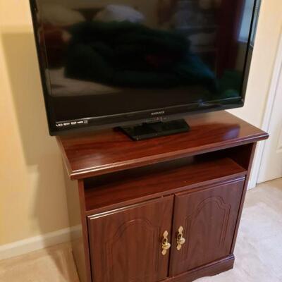 https://ctbids.com/#!/description/share/700506 Magnavox 32” Television measures 29 1/2
