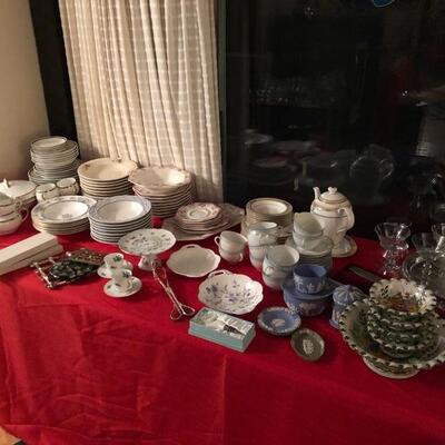 Many China sets to choose from!