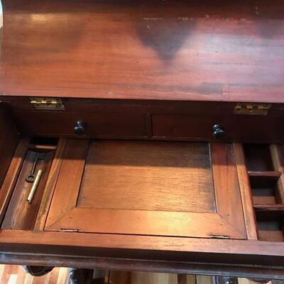 Antique Davenport desk $350
22 X 23 X 42