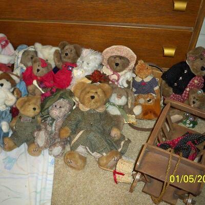 The next 9 photos are of Boyds Bears