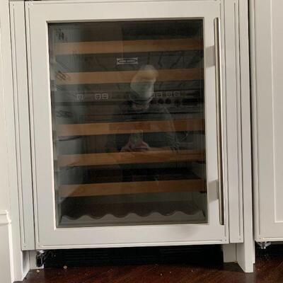 Sub-Zero Undercounter Wine Cooler Refrigerator
