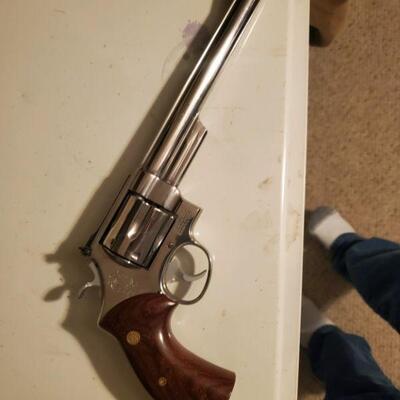 Smith & Wesson model 629 Magnum 44 stainless
