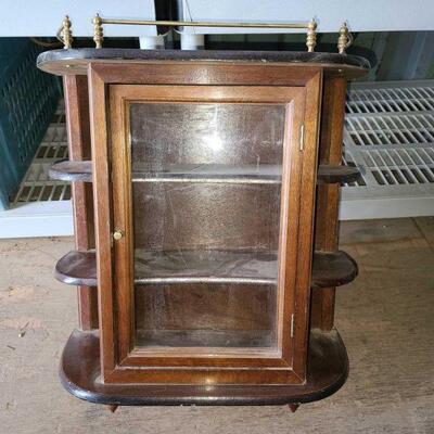3526	

Wooden Display Cabinet
Measures Approx 19
