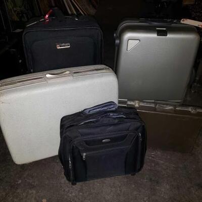 #3100 • 3 Suitcases, 1 briefcase, And Computer Bag
