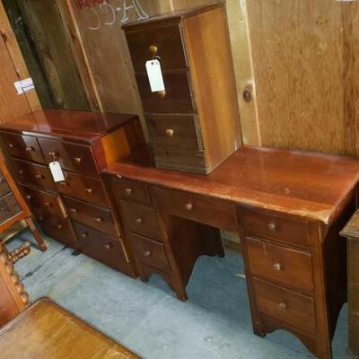 5264 â€¢ Wooden Twin Bedroom Set And Desk