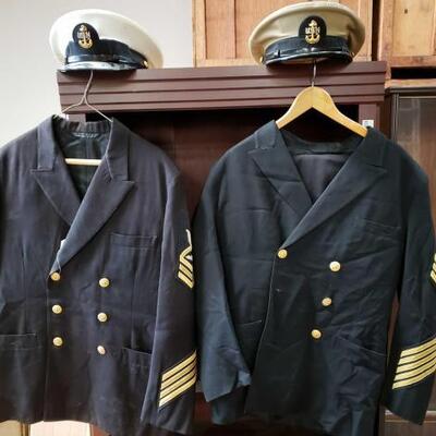 2066	
2 USN Covers, 2 USN Dress Coats, 1 Pair Of Trousers
Chief Pete Officer