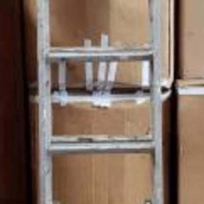 #5286 â€¢ 8' Aluminum Extension Ladder

