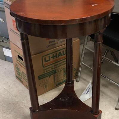 https://www.ebay.com/itm/114652145520	BA5810 Round Cherry Wood Vintage Table Local Pickup		Auction
