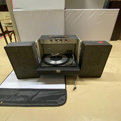 Record player with Speakers