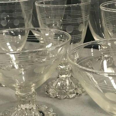 https://www.ebay.com/itm/114658338278	KG001 SET OF MID CENTURY VINTAGE BAR COCKTAIL GLASSES IN 3 SIZES, 13 PIECES		 Buy-it-Now 	 $19.99 
