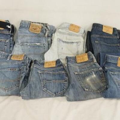 1082	LOT OF 12 PAIRS OF HOLLISTER JEANS SIZES ARE; 26 X 30,32 X 32, 29 X 32, TWO ARE SIZE 30 X 30, TWO ARE SIZE 30 X 32, & FIVE ARE SIZE...