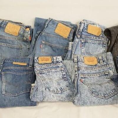 1054	LOT OF 11 PAIRS OF VINTAGE LEVIS JEANS ALL HAVE RED TABS SIZES ARE; 27 X 34, 27 X 26, 26 X 30, 29 X 32, 27 X 28, 29 X 29, 28 X 31,...