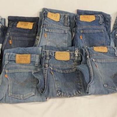 1005	LOT OF TEN PAIRS OF VINTAGE USA MADE LEVI STRAUSS & COMPANY JEANS W/ ORANGE TABS. SIZES ARE; 28 X 28, 25 X 28, 25 X 29, 28 X 32, 29...