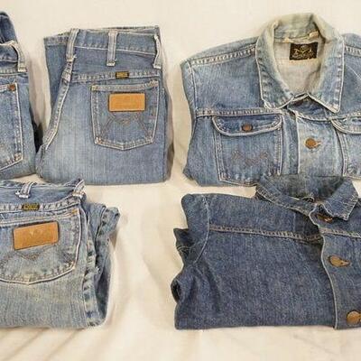 1097	LOT OF THREE PAIRS OF VINTAGE MAVERICK JEANS TWO ARE YOUTH SIZES; 12 & 12, ONE IS SIZE 32 X 32 & TWO DEMIN JACKETS ONE IS SIZE 18...