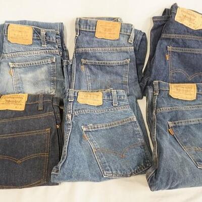 1026	LOT OF SIX PAIRS OF VINTAGE USA MADE LEVI STRAUSS & COMPANY JEANS W/ ORANGE TABS. SIZES ARE; 32 X 36, 31 X 36, TWO ARE 32 X 31 & TWO...