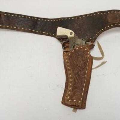 1166	CHILDS WESTERN GENE AUTRY TOY CAP GUN	50	100	25	PLEASE PAY ATTENTION FOR DAILY ADDITIONS TO THIS SALE. PARTIAL UPLOADS WILL BE MADE...