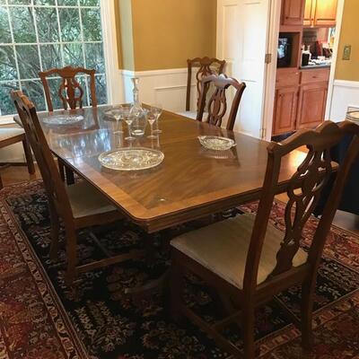 Dining table $185 