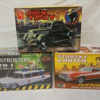 1055	LOT OF 3 MODEL KITS POLAR LIGHTS GHOST BUSTERS, AMT DICK TRACY AND REVELL STARSKY AND HUTCH. KITS ARE POSSIBLY COMPLETE, NOT...