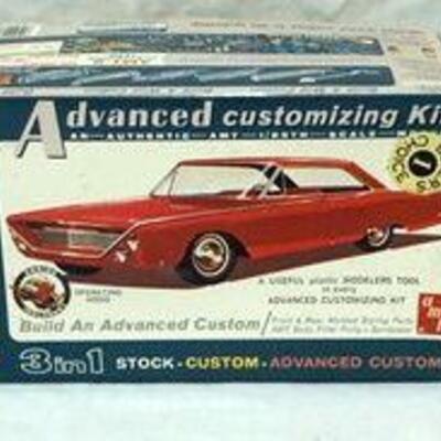 1018	LOT OF 3 MODEL CAR KITS, FORD AND MERCURY, KITS ARE POSSIBLY COMPLETE, NOT GUARENTEED	50	100	10	PLEASE PAY ATTENTION FOR DAILY...