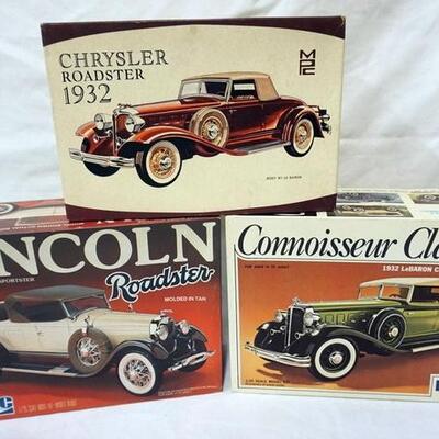 1031	LOT OF 3 MPC MODEL KITS, CHRYSLER ROADSTER, IMPERIAL & LINCOLN ROADSTER, KITS ARE POSSIBLY COMPLETE, NOT GUARENTEED	50	100	10	PLEASE...