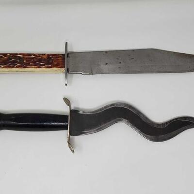 #1738 â€¢ 2 Daggers blades measure approx 9.5 x 8