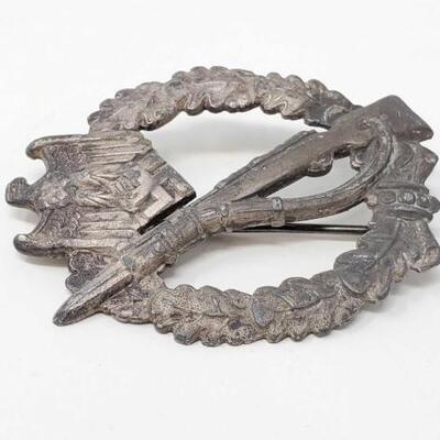 #1524 â€¢ Infantry Assault Badge- WW2

