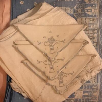 Table cloths - napkins
