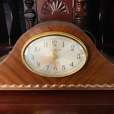 General Electric Mantle clock - chimes
