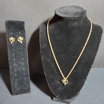 https://ctbids.com/#!/description/share/721123 Beautiful Sapphire necklace and matching earrings. Authenticity of stones and metal...