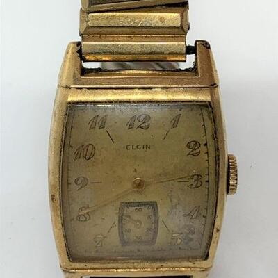 1947 Elgin Wrist Watch with 15 Jewels - WORKS WHEN WOUND. Back of Watch is marked 
