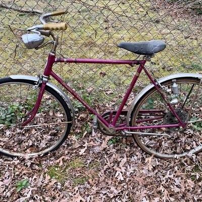 Highly Optioned 1970s Schwinn Bicycle with Chrome Head Lamp and Brake Lights, Chrome Feders, Weinmann Brakes
