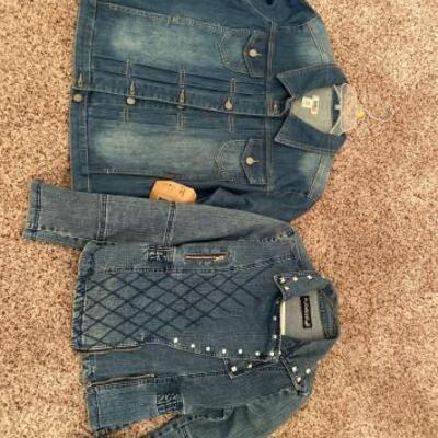 2052	

2 Ladies Jean Jackets - Large and XL
2 Ladies Jean Jackets - Large and XL