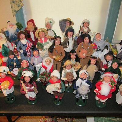 Buyers Choice carolers