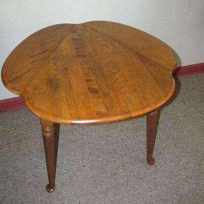 Gorgeous Ethan Allen clover leaf table