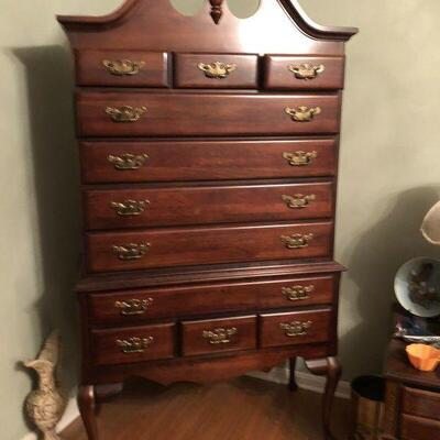 https://www.ebay.com/itm/114674079731	TR8002 Antique Highboy Chest Of Drawers Pickup Only
