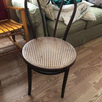 https://www.ebay.com/itm/114673675253	TR8040 Vintage XL Ice-cream Paler Cain bottom Chair Pickup Only

