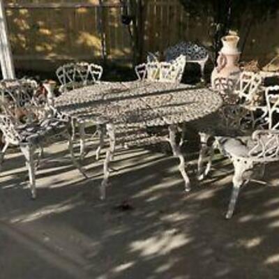 https://www.ebay.com/itm/114672461458	TR8023 Vintage Cast Aluminum Garden Table & 4 Chairs Pickup Only
