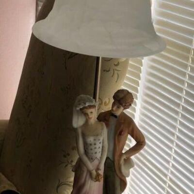https://www.ebay.com/itm/114674086402	TR8010 CROSA COLLECTION PORCELAIN LADY TABLE LAMP Pickup Only
https://www.ebay.com/itm/124565659049...